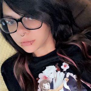 Meet your Posher, Peaches